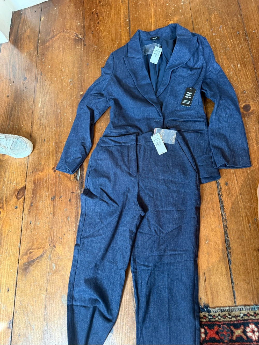 Express Classic Women's Navy Blazer & Pant Set, Size XS top and size 2R Pants